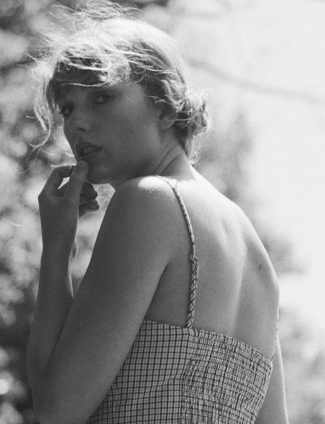 Taylor Swift Responds To Accusations Of Stealing Her Folklore Logo From A Black Designer E Online